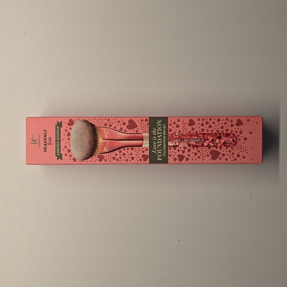 IT Cosmetics Love Is A Foundation Brush